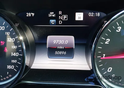 2019 Mercedes-Benz E 300 4Matic z USA, uszkodzony, nr VIN WDDZF4KB7KA596481